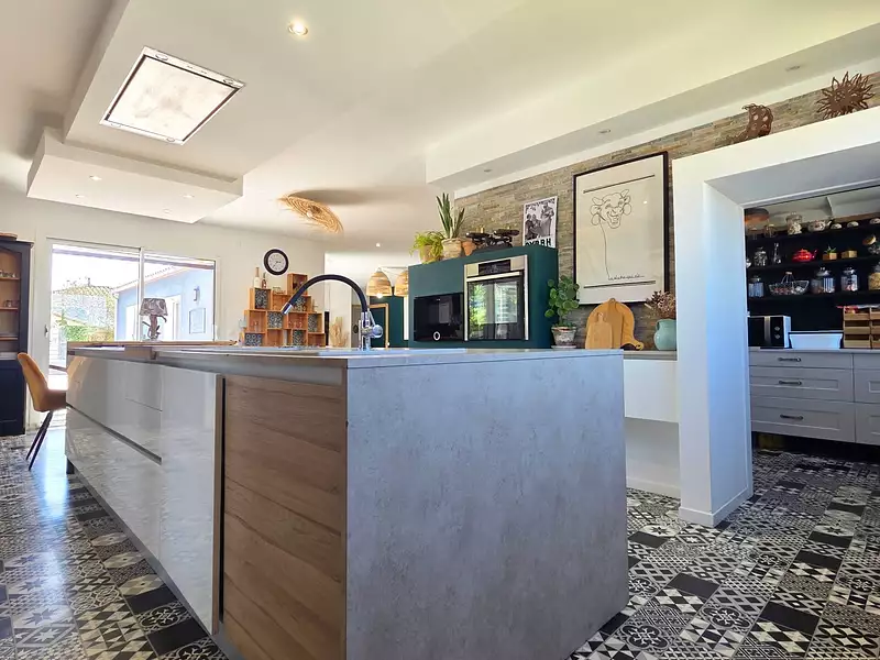 Maison, 240 m²