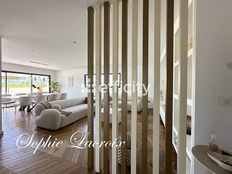 Maison, 191 m²