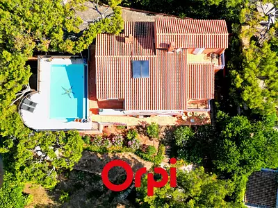 Maison, 240 m²