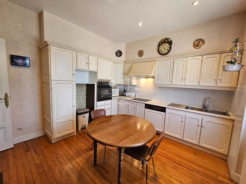 Maison, 241 m²