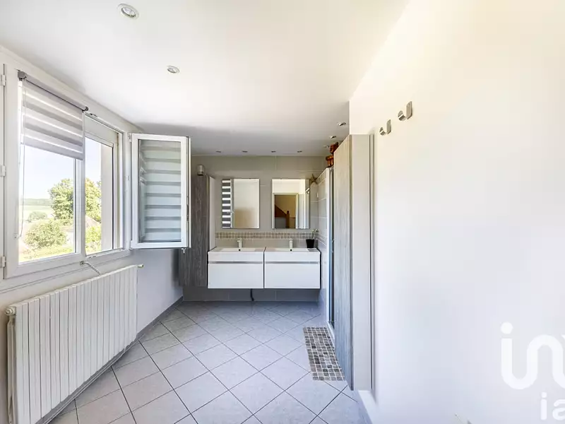 Maison, 186 m²
