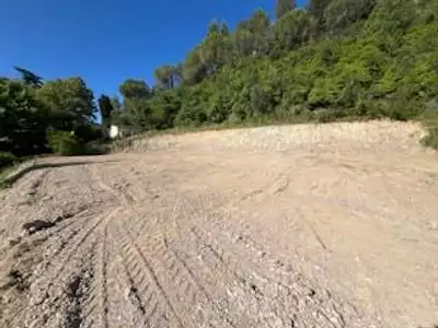 Terrain, 1 078 m²