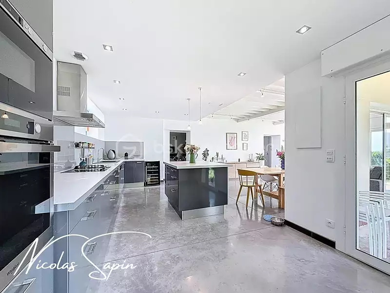 Maison, 170 m²