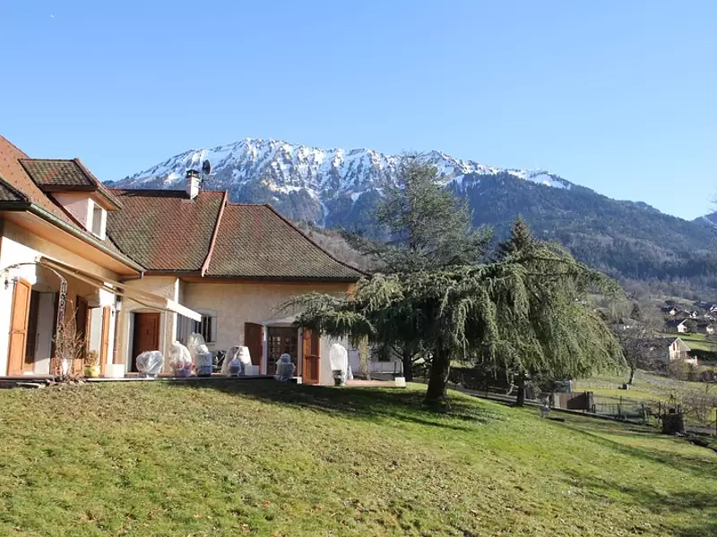 Maison, 256 m²