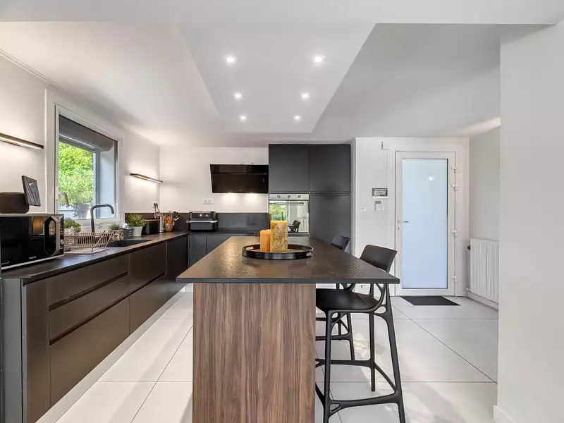 Maison, 243 m²