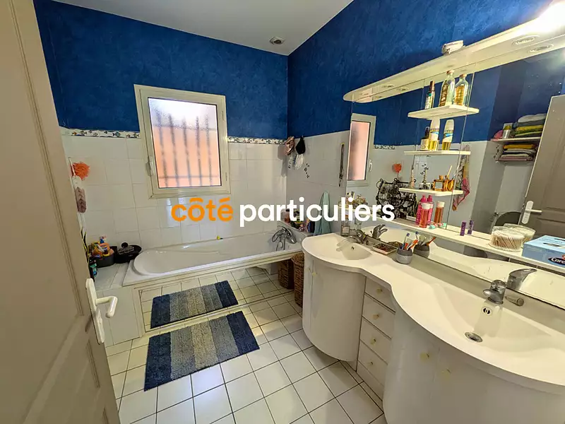 Maison, 166 m²