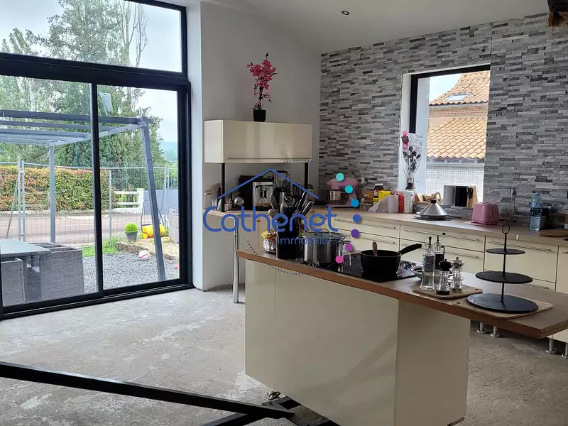 Maison, 252 m²