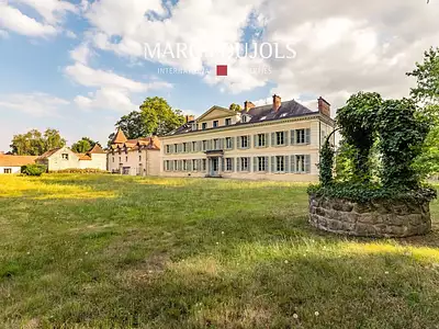 Maison, 1 200 m²