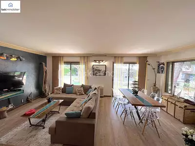 Maison, 164 m²