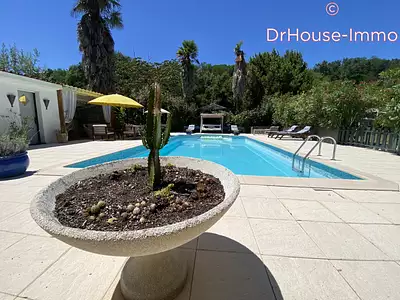 Maison, 235 m²