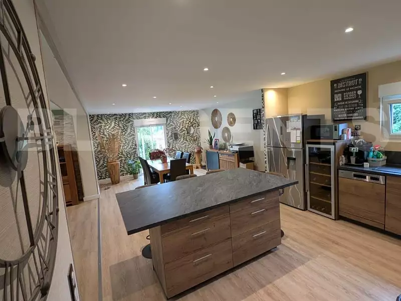 Maison, 165 m²