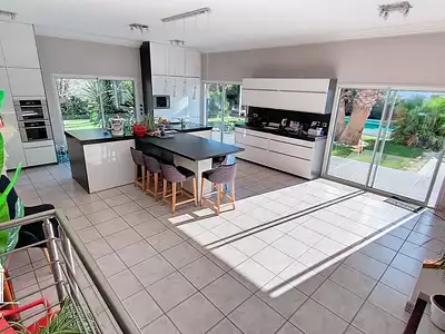 Maison, 257 m²