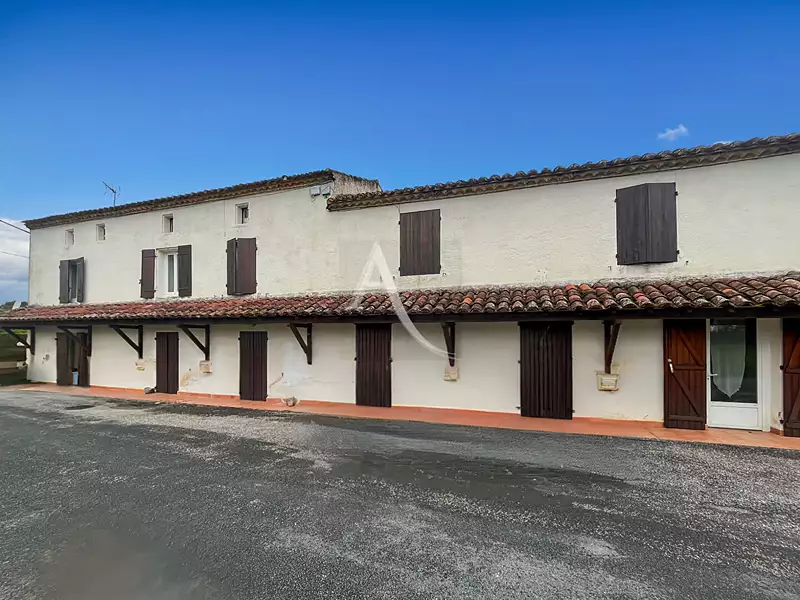 Immeuble, 166 m²