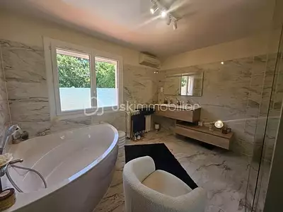Maison, 244 m²
