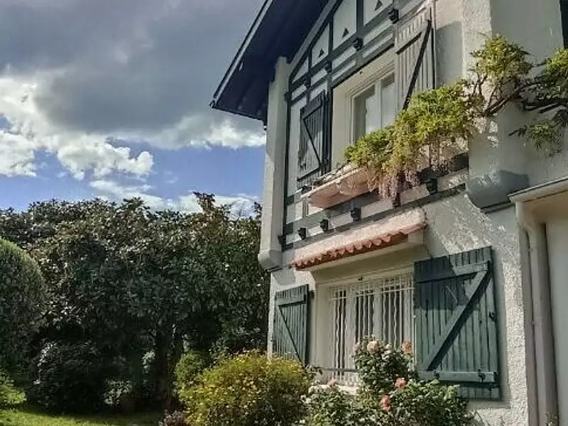 Maison, 256 m²