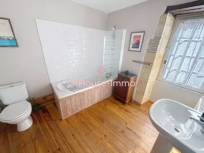 Maison, 240 m²
