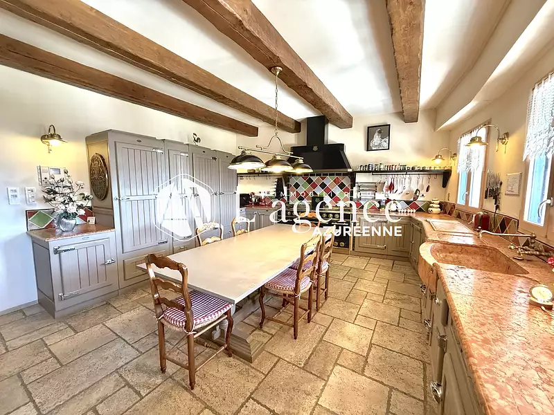 Maison, 230 m²