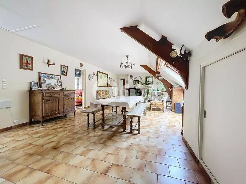 Maison, 221 m²