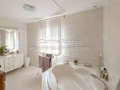 Maison, 240 m²