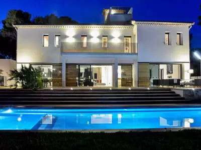 Maison, 953,7 m²