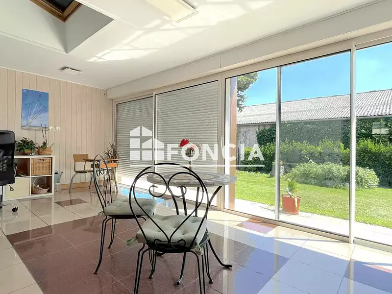 Maison, 240 m²