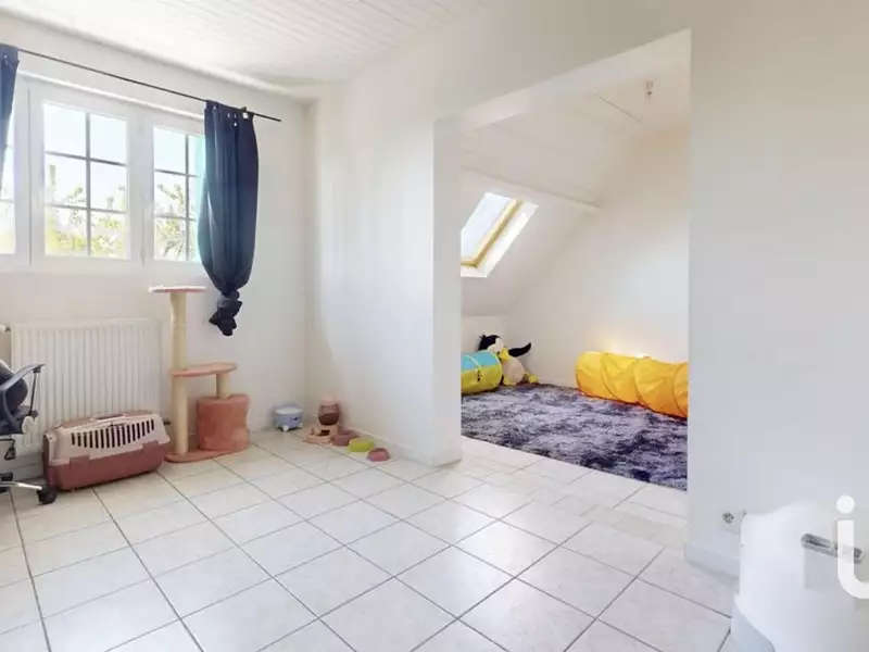 Maison, 235 m²