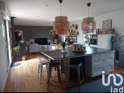 Maison, 210 m²