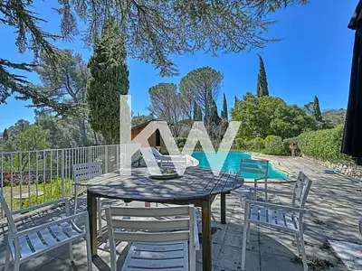 Maison, 285 m²