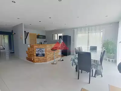 Maison, 145 m²