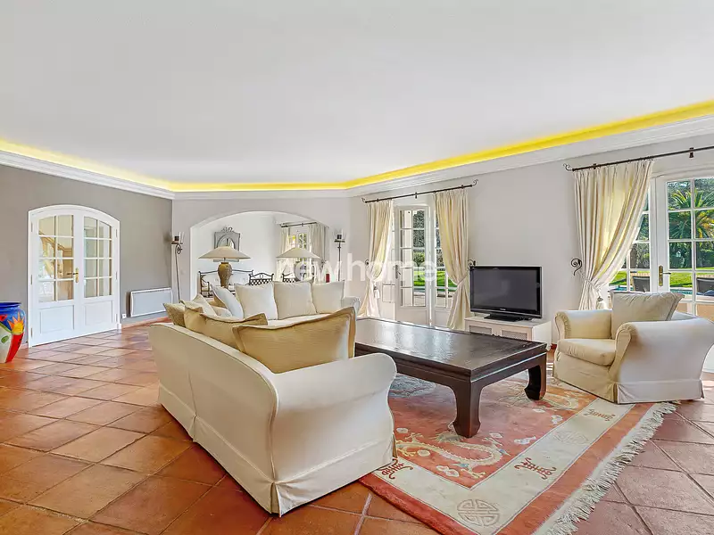 Maison, 270,24 m²