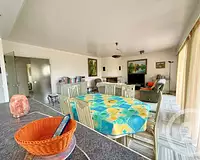 Maison, 215 m²