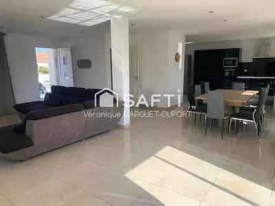 Maison, 122 m²