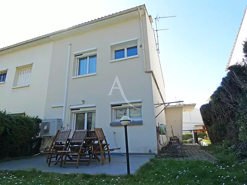 Maison, 83 m²