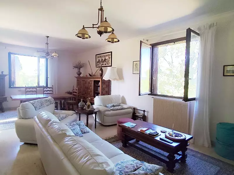 Maison, 242 m²
