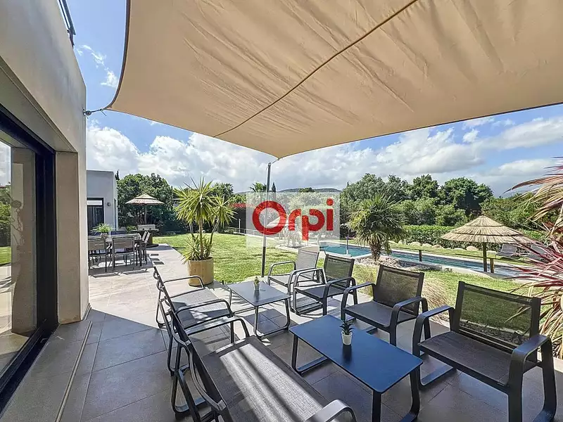 Maison, 169 m²
