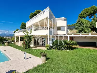 Maison, 239 m²