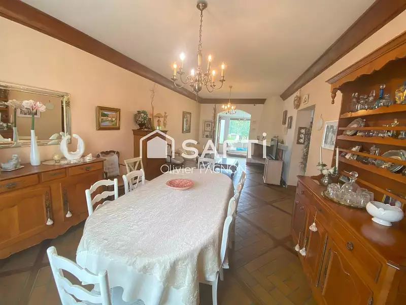 Maison, 215 m²