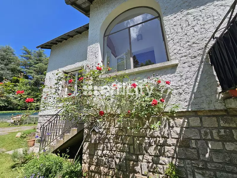 Maison, 195 m²