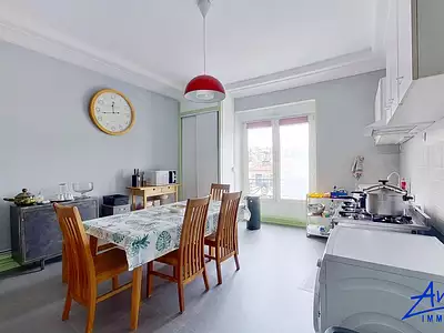 Immeuble, 698 m²