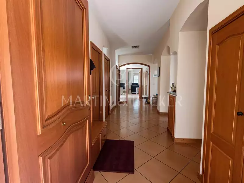Maison, 246 m²