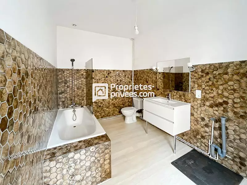 Immeuble, 155 m²