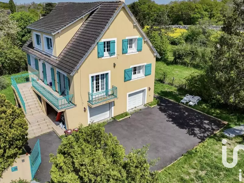 Maison, 235 m²
