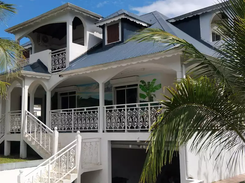 Maison, 225 m²