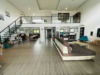 Maison, 243 m²