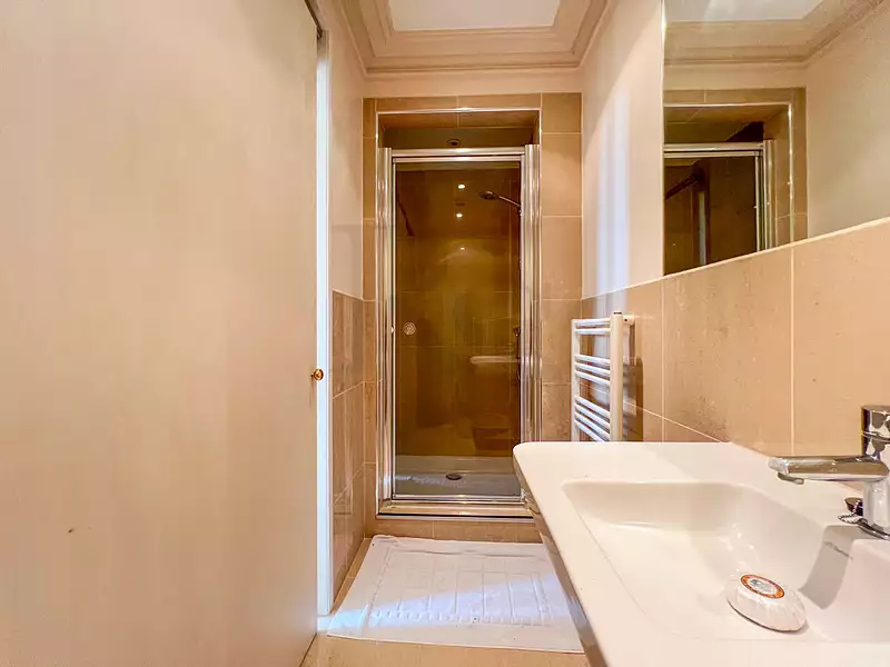 Maison, 630 m²