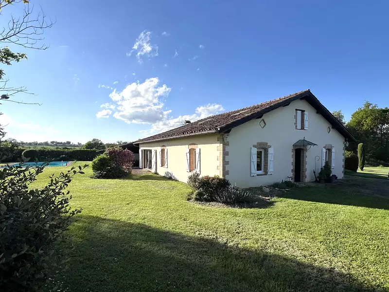 Maison, 215 m²