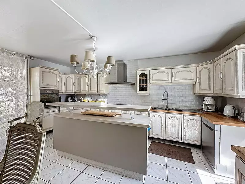 Maison, 190 m²