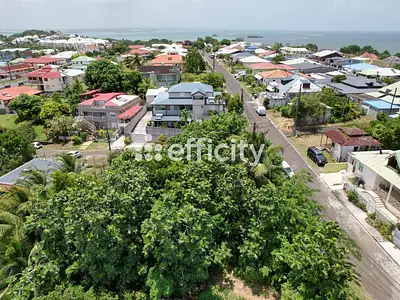 Terrain, 1 018 m²