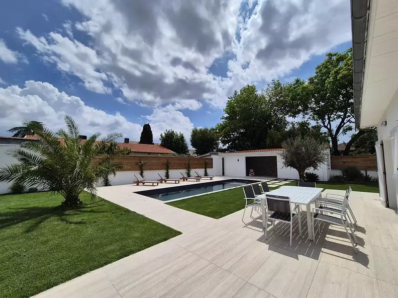Maison, 250 m²