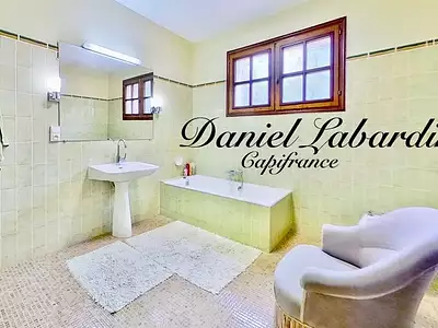 Maison, 230 m²